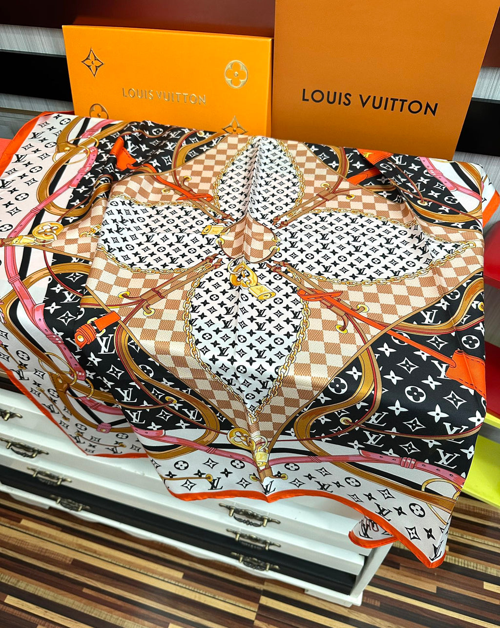 LOUIS VUITTON LV SCARF 90 CM IN SILK 738451
