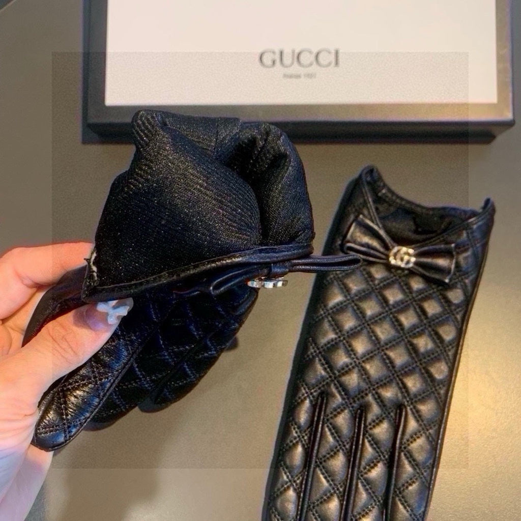 GUCCI TOUCHSCREEN GLOVES WITH BOW IN BLACK LAMBSKIN 467968