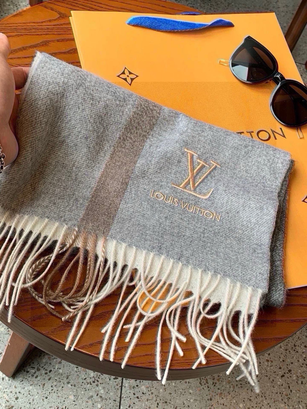 LOUIS VUITTON SCARF 170 CM IN MOUSE GRAY CASHMERE 399929