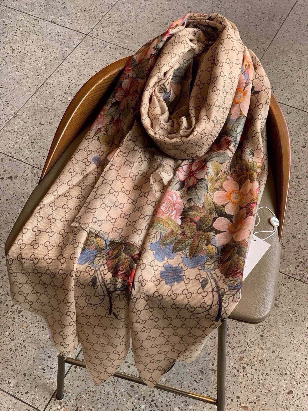 GUCCI SCARF 200 CM IN MEDIUM BROWN CASHMERE WITH COLORFUL FLOWER 405254