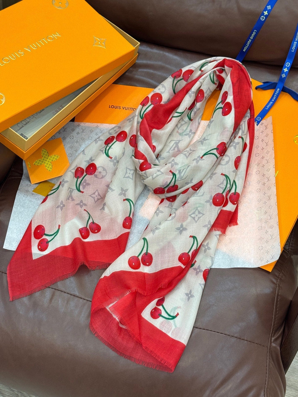 LOUIS VUITTON LV SCARF 200 CM IN CASHMERE 728984