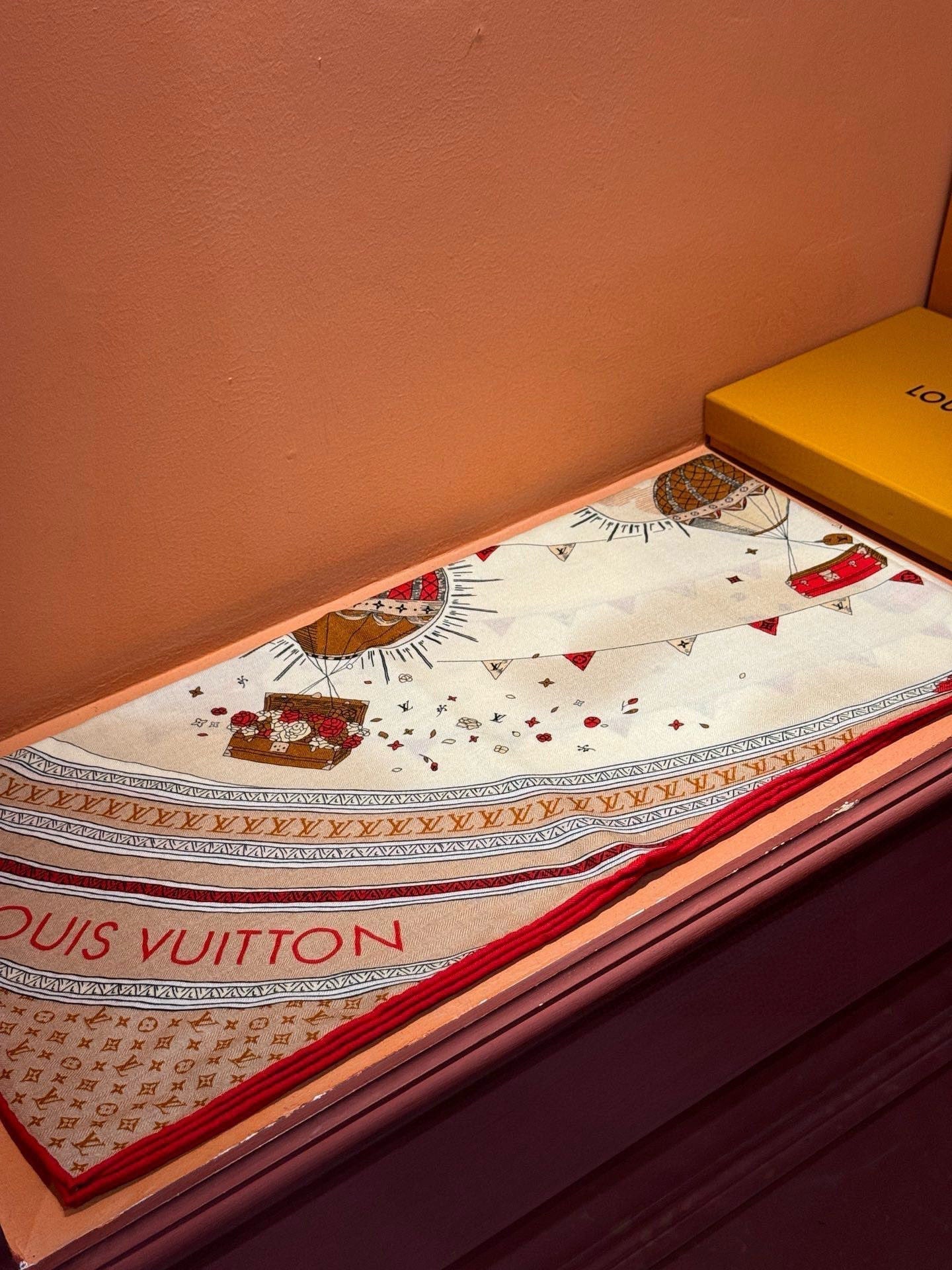 LOUIS VUITTON LV SCARF 140 CM IN SILK 730621