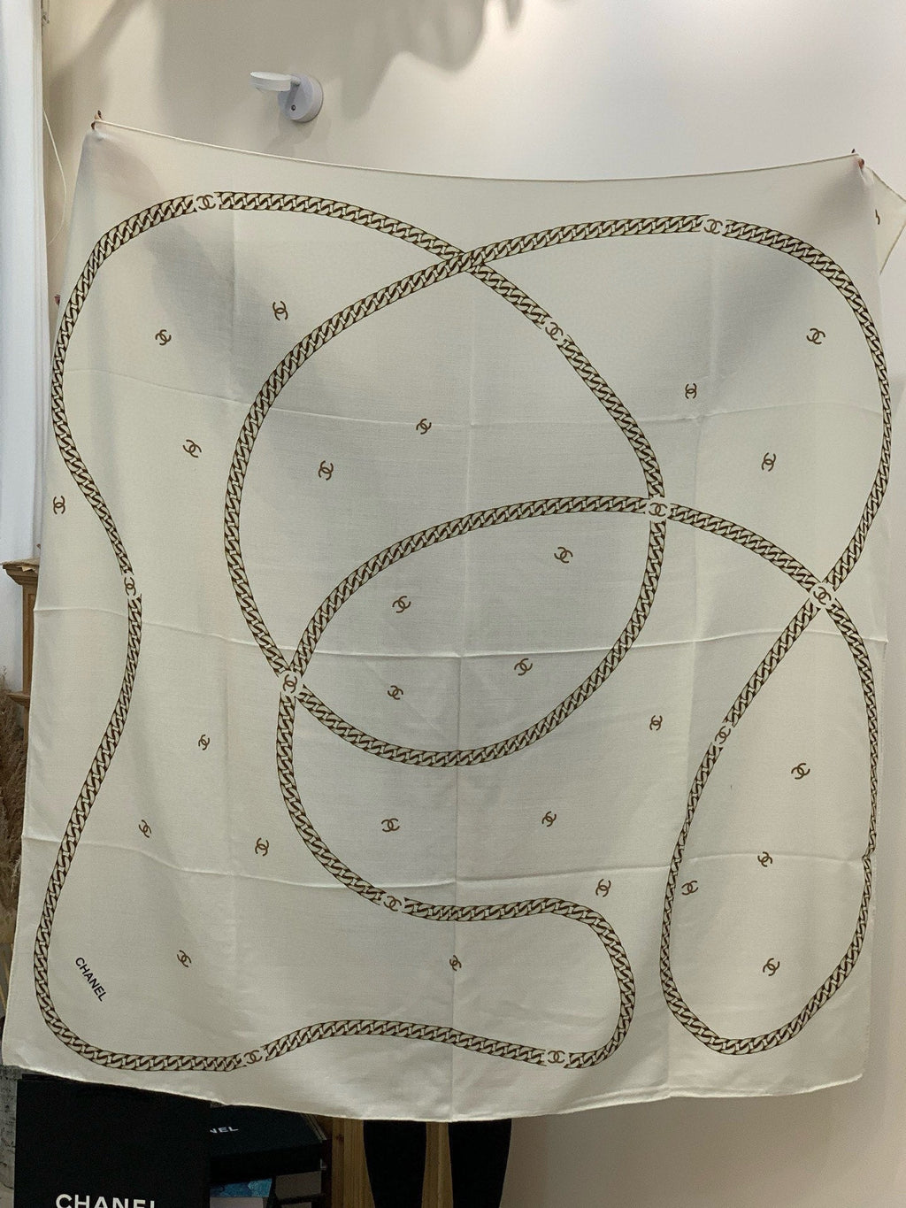 CHANEL 25S SCARF 135 IN SILK AND CASHMERE 932009