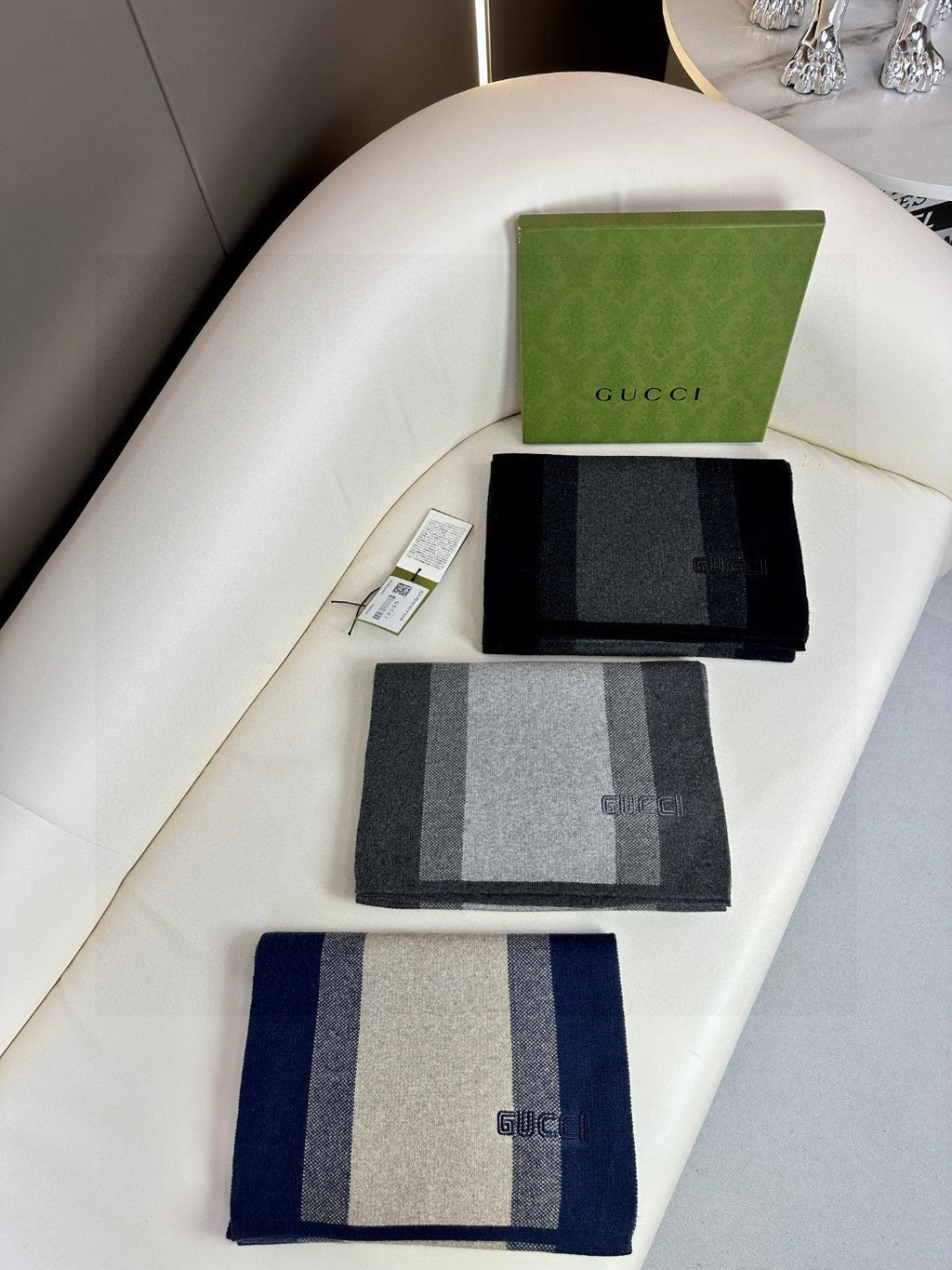GUCCI SCARF 180 CM IN BLACK MIX LIGHT GRAY CASHMERE 398447