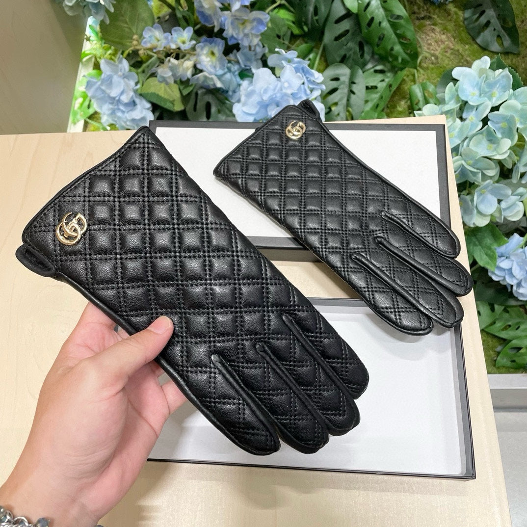 GUCCI TOUCHSCREEN GLOVES IN BLACK LAMBSKIN 427401