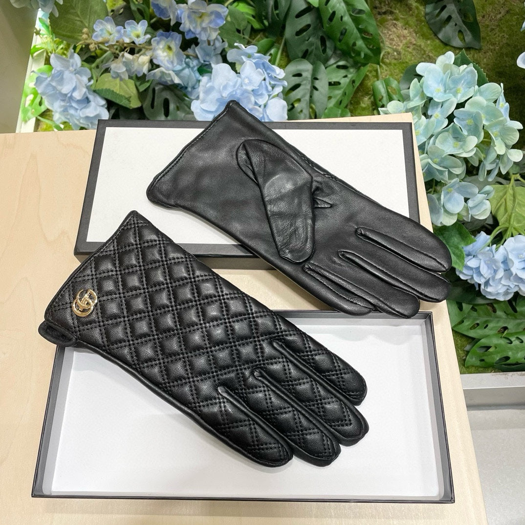 GUCCI TOUCHSCREEN GLOVES IN BLACK LAMBSKIN 427401