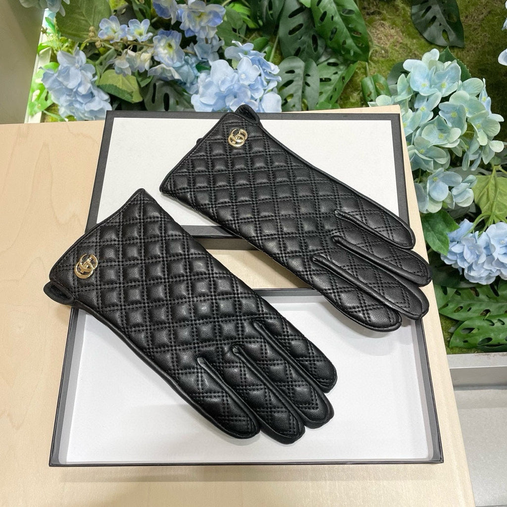 GUCCI TOUCHSCREEN GLOVES IN BLACK LAMBSKIN 427401