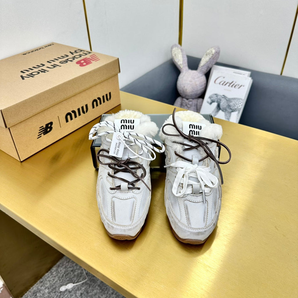MIU MIU X NEW BALANCE 530 SNEAKER MULES IN DISTRESSED WHITE CALFSKIN SHEARLING