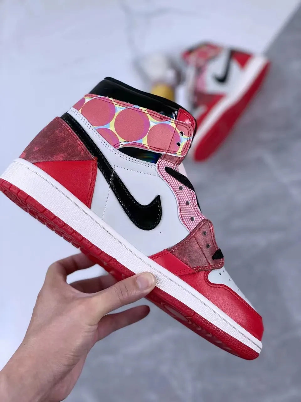 Air Jordan 1 Spider-Verse - Hình 4