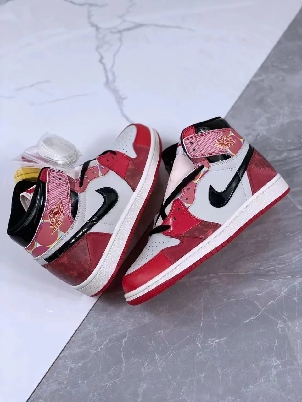 Air Jordan 1 Spider-Verse - Hình 8