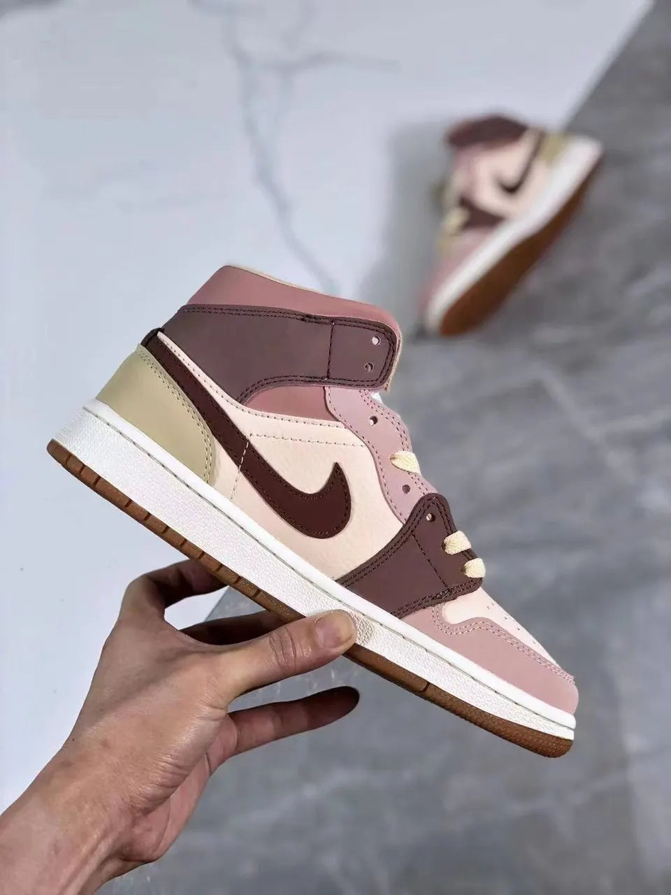 premium Air Jordan 1 Mid Mauve - Hình 3