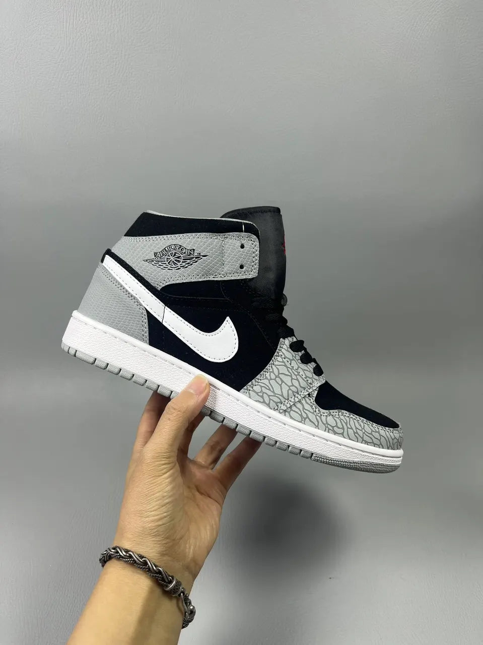 Air Jordan 1 Mid Elephant - Hình 4