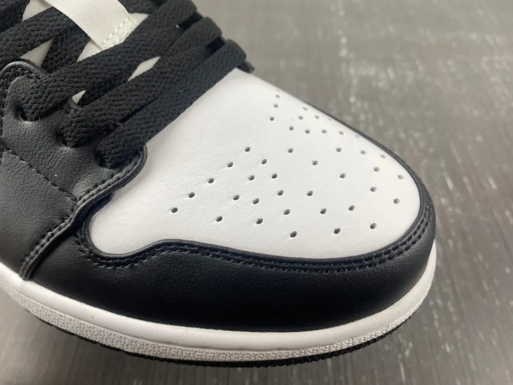 classic Air Jordan 1 Low Panda - Hình 13
