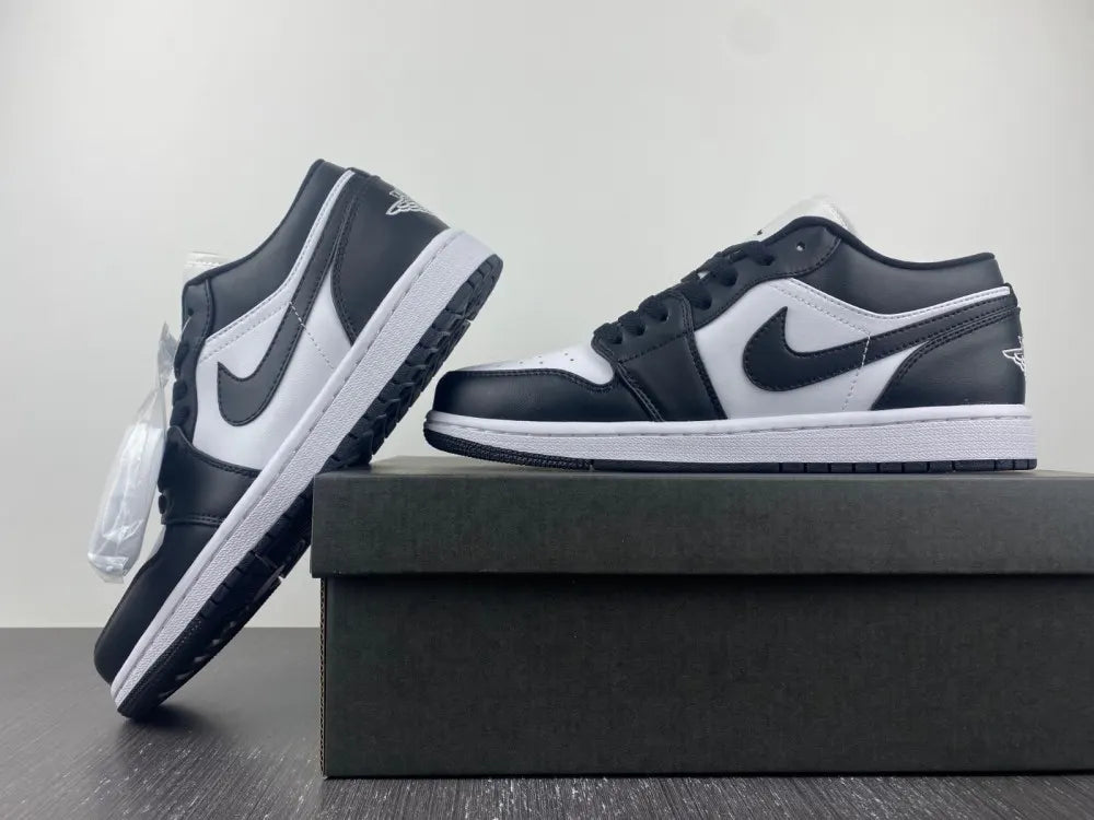 classic Air Jordan 1 Low Panda - Hình 4