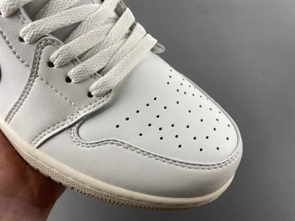 Air Jordan 1 Low White Sand - Hình 8