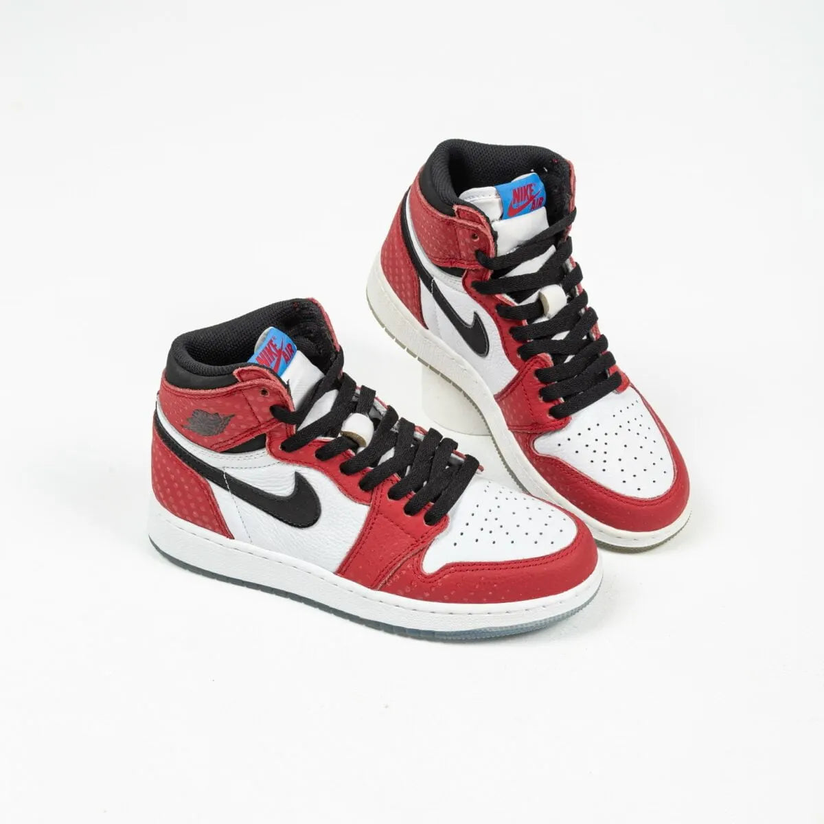 Spider-Man Air Jordan 1 - Hình 4