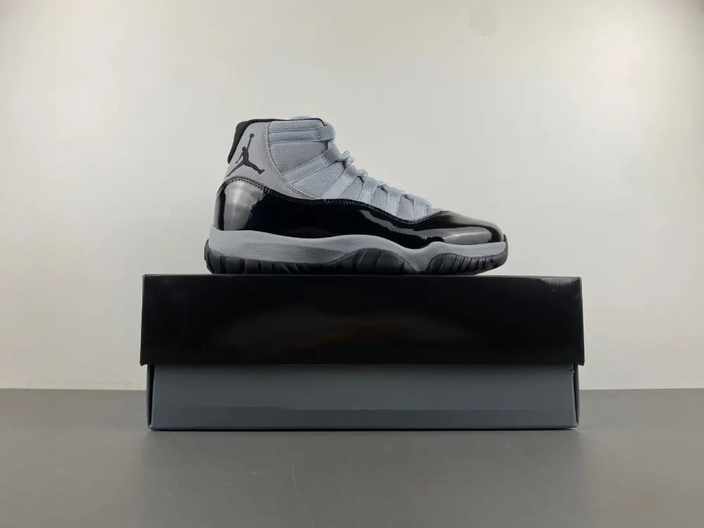 Air Jordan 11 Retro Grey/Black - Hình 2