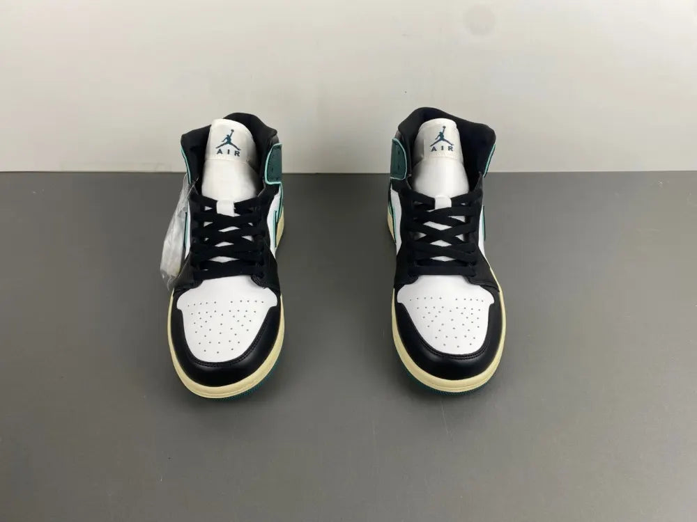 Air Jordan 1 Mid Green Black - Hình 11