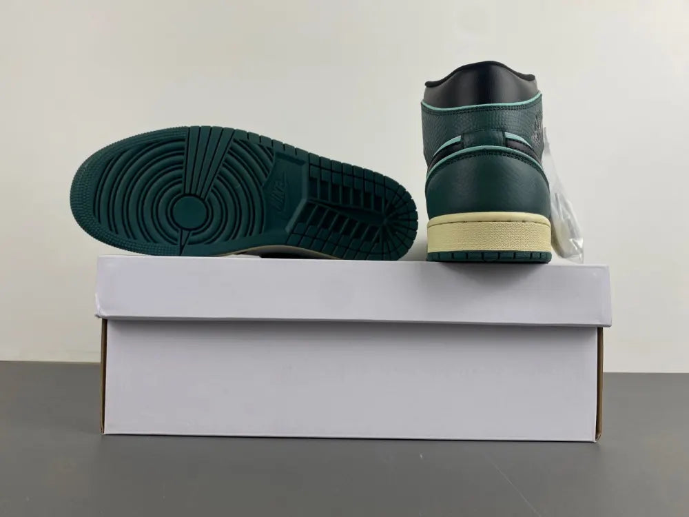 Air Jordan 1 Mid Green Black - Hình 3