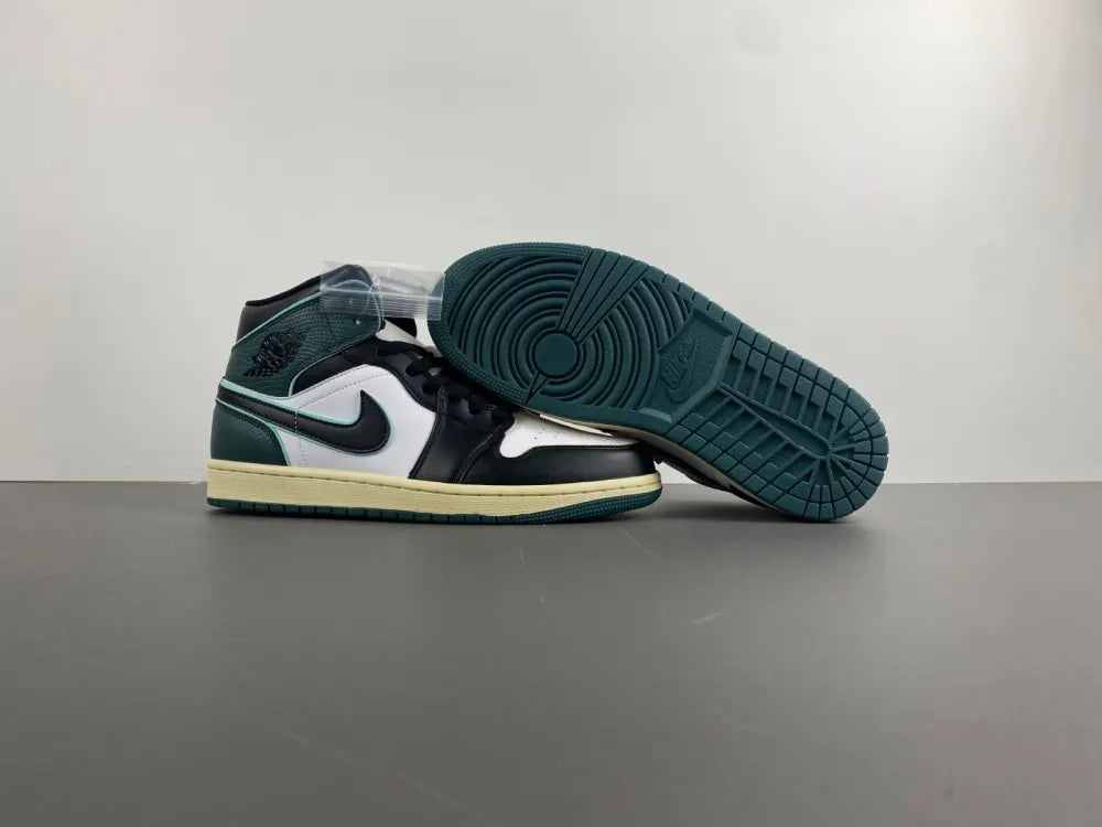 Air Jordan 1 Mid Green Black - Hình 10