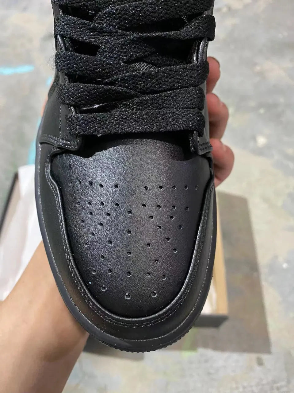 stealth Air Jordan 1 Mid Black - Hình 5
