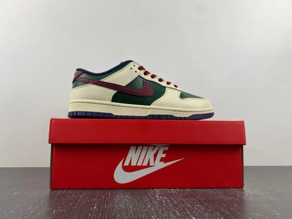 Nike Dunk Low Evergreen/Royal - Hình 2