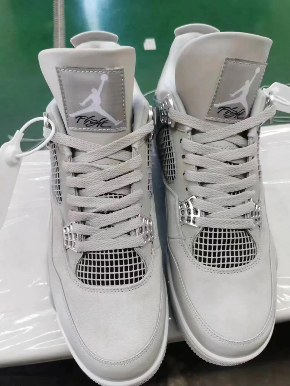Jordan 4 Metallic Silver - Hình 2