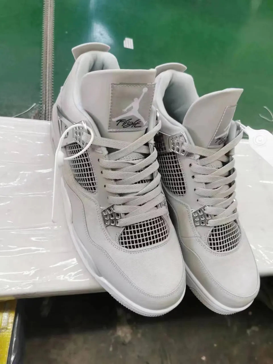 Jordan 4 Metallic Silver