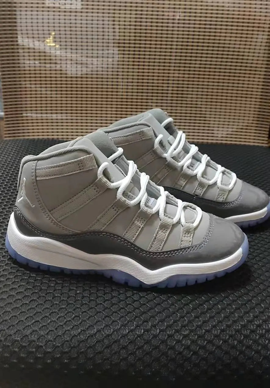 Air Jordan 11 Cool Grey iconic - Hình 5