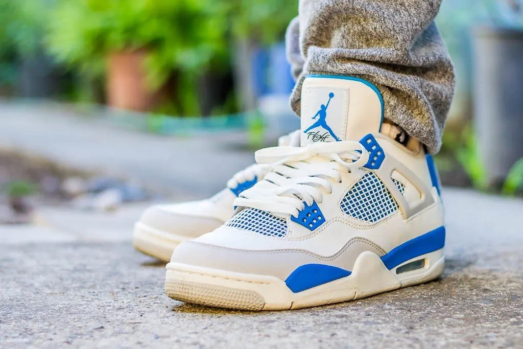Air Jordan 4 Hyper Royal - Hình 3