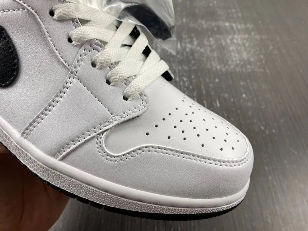 Air Jordan 1 Mid White/Black - Hình 13