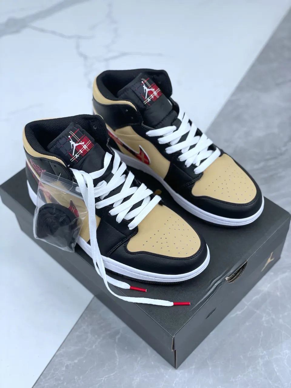 Air Jordan 1 Tan Plaid