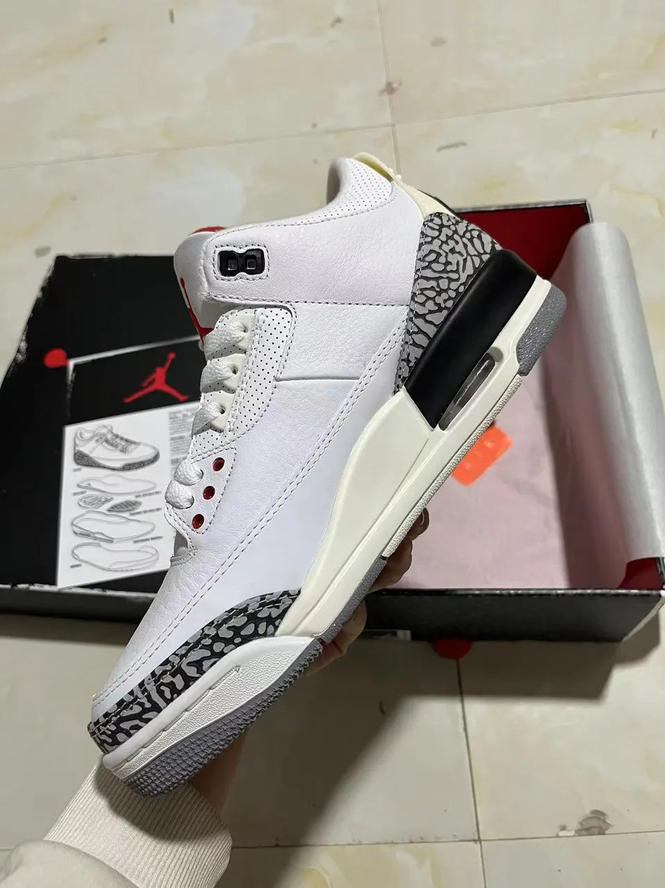 retro iconic Air Jordan 3 White Cement - Hình 4