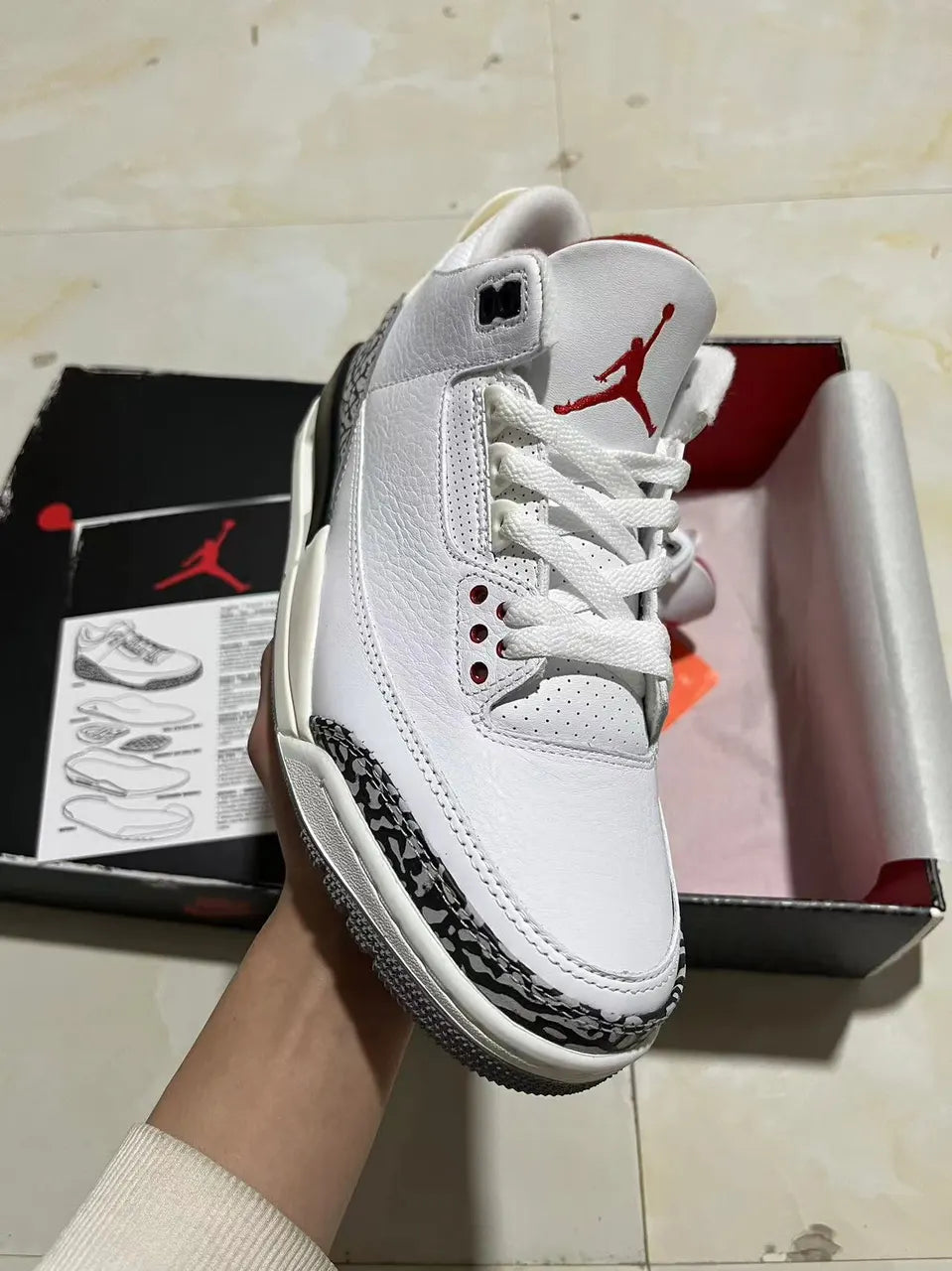 retro iconic Air Jordan 3 White Cement - Hình 6