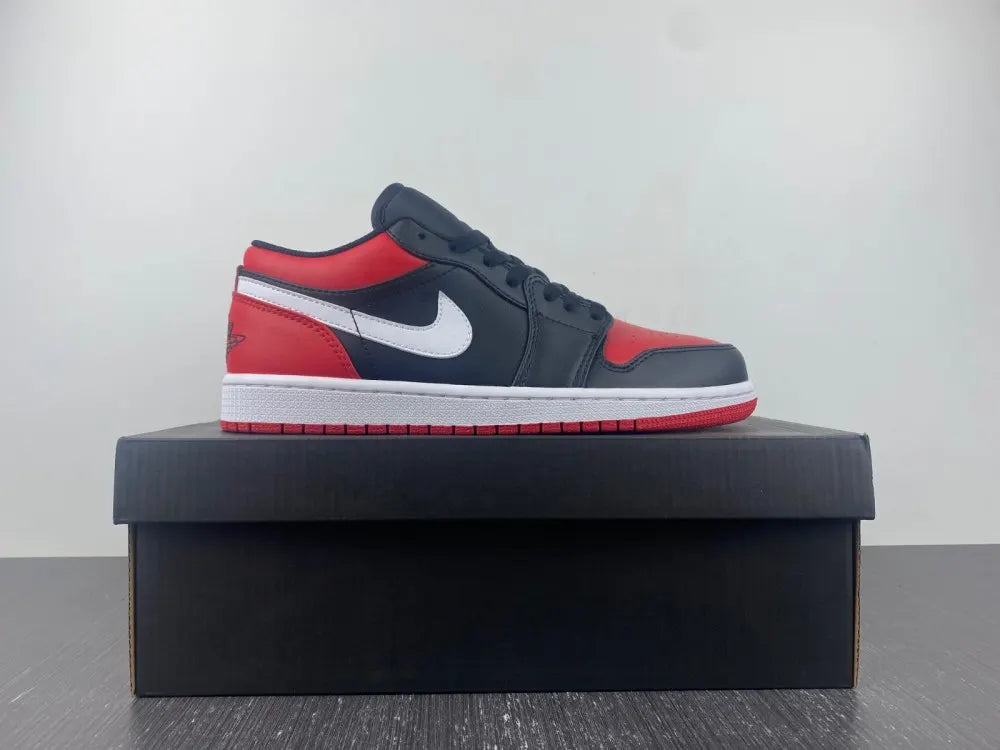 Air Jordan 1 Low Black Red - Hình 2