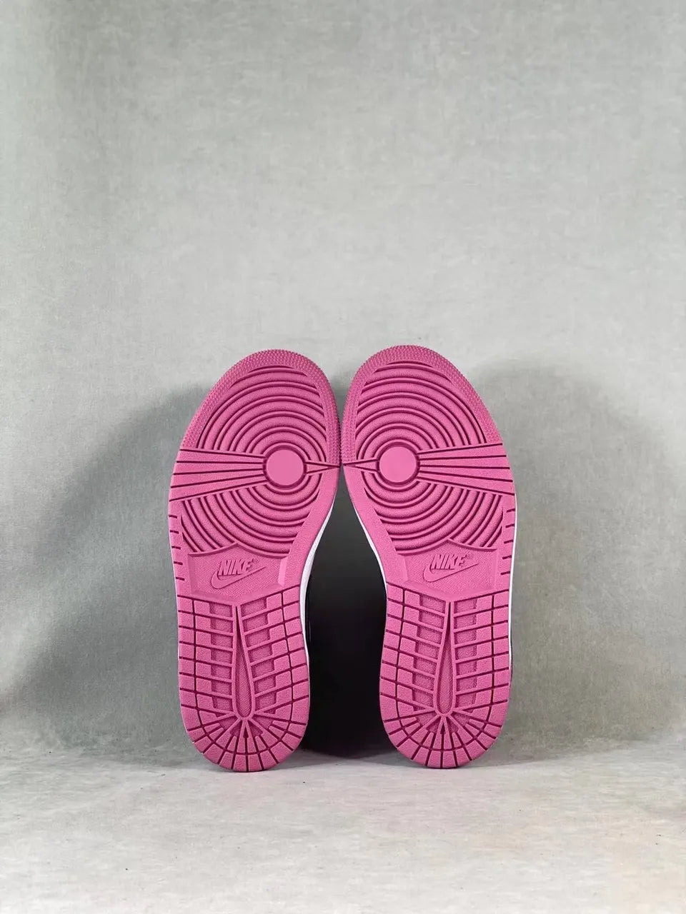 iconic Air Jordan 1 Low Pink - Hình 5