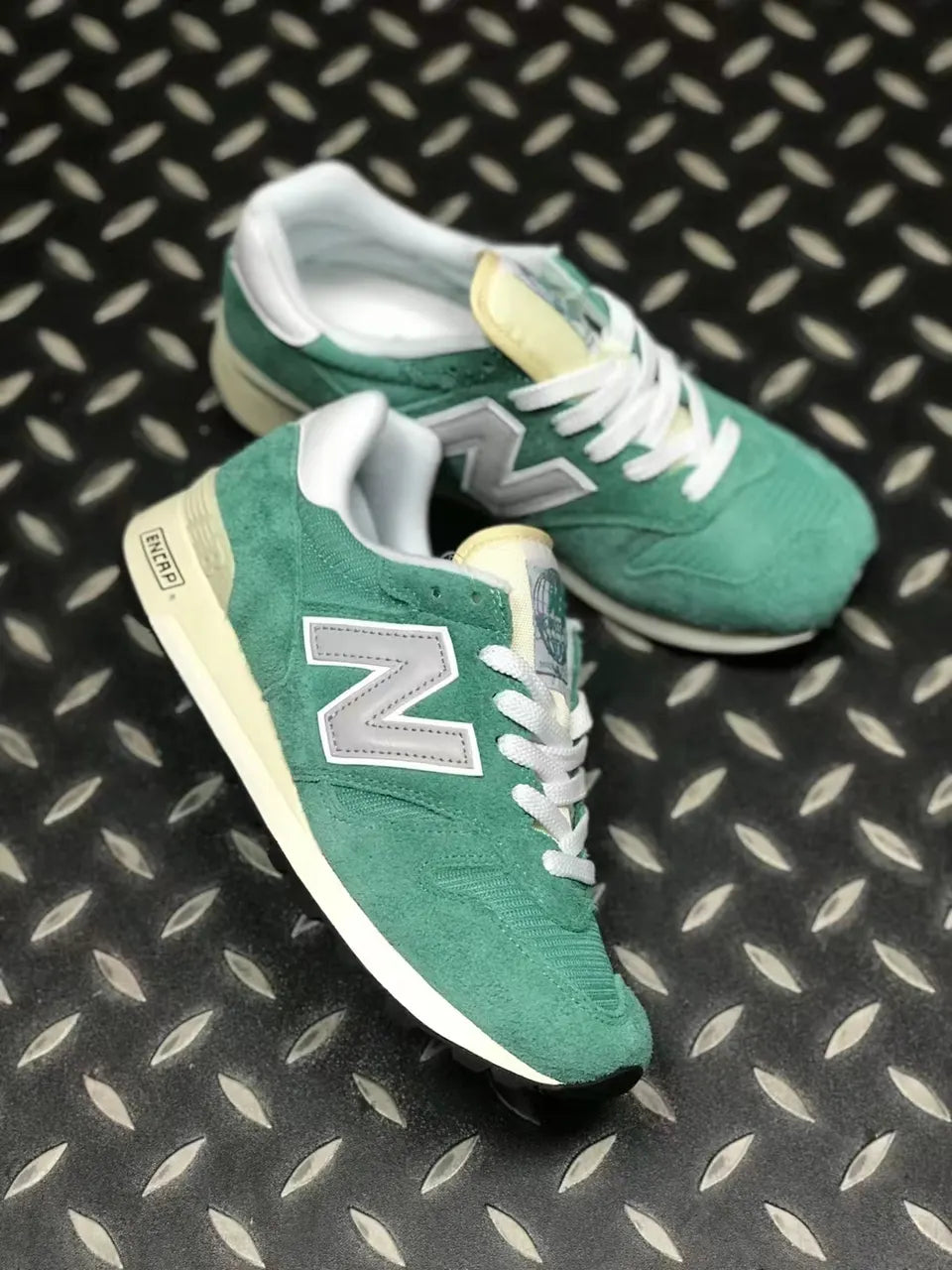 NB 1300 Green Suede - Hình 2
