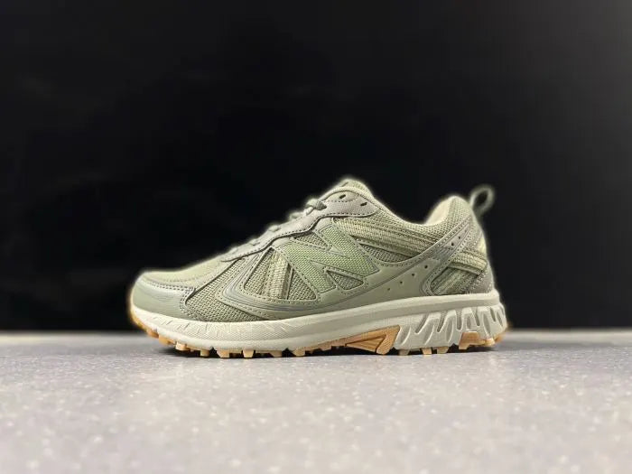 New Balance 410 v7 Olive