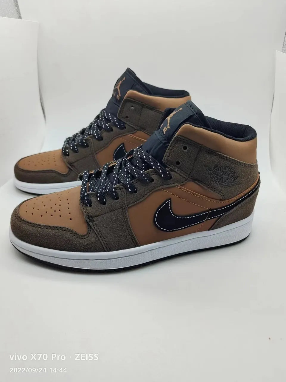 Air Jordan 1 Mid Brown Basalt - Hình 6