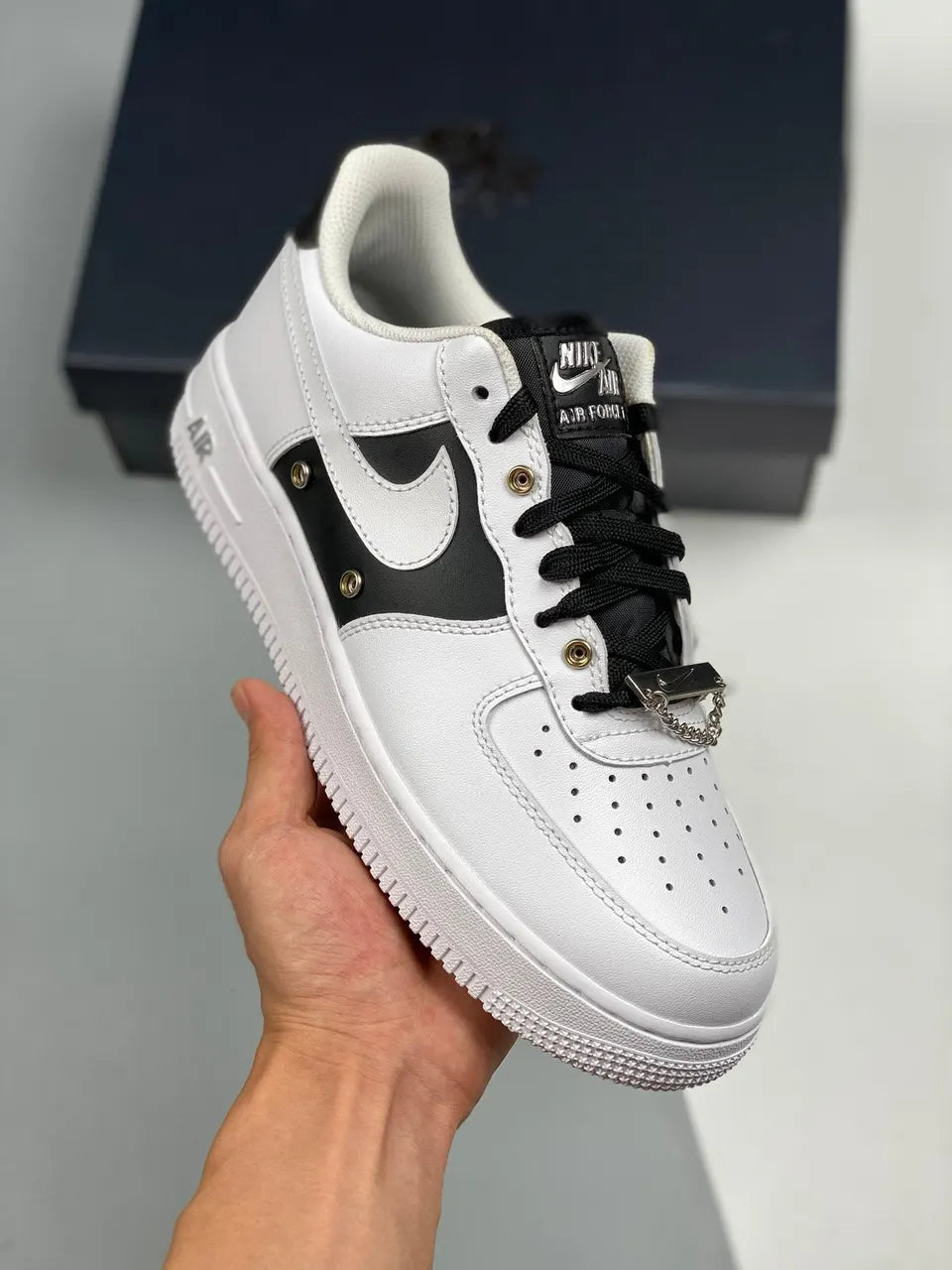Nike AF1 LV8 White/Black