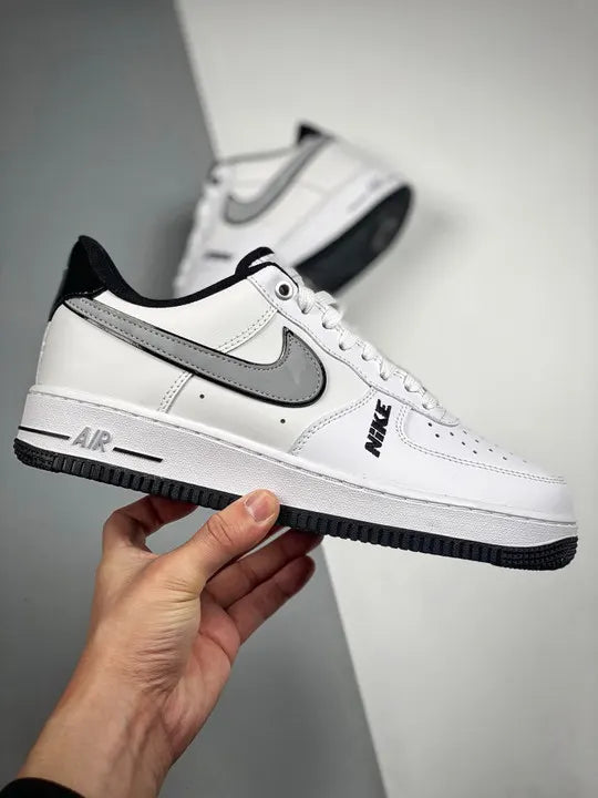 white Nike Air Force 1 LV8 - Hình 2
