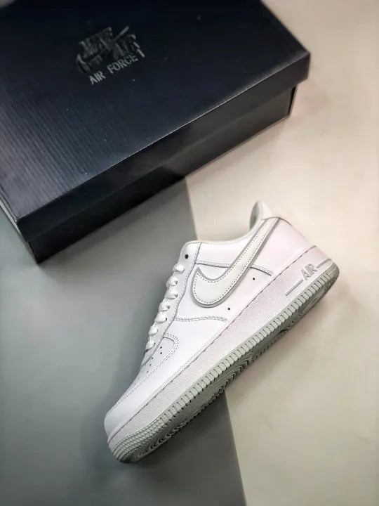 crisp Nike Air Force 1 '07 - Hình 3