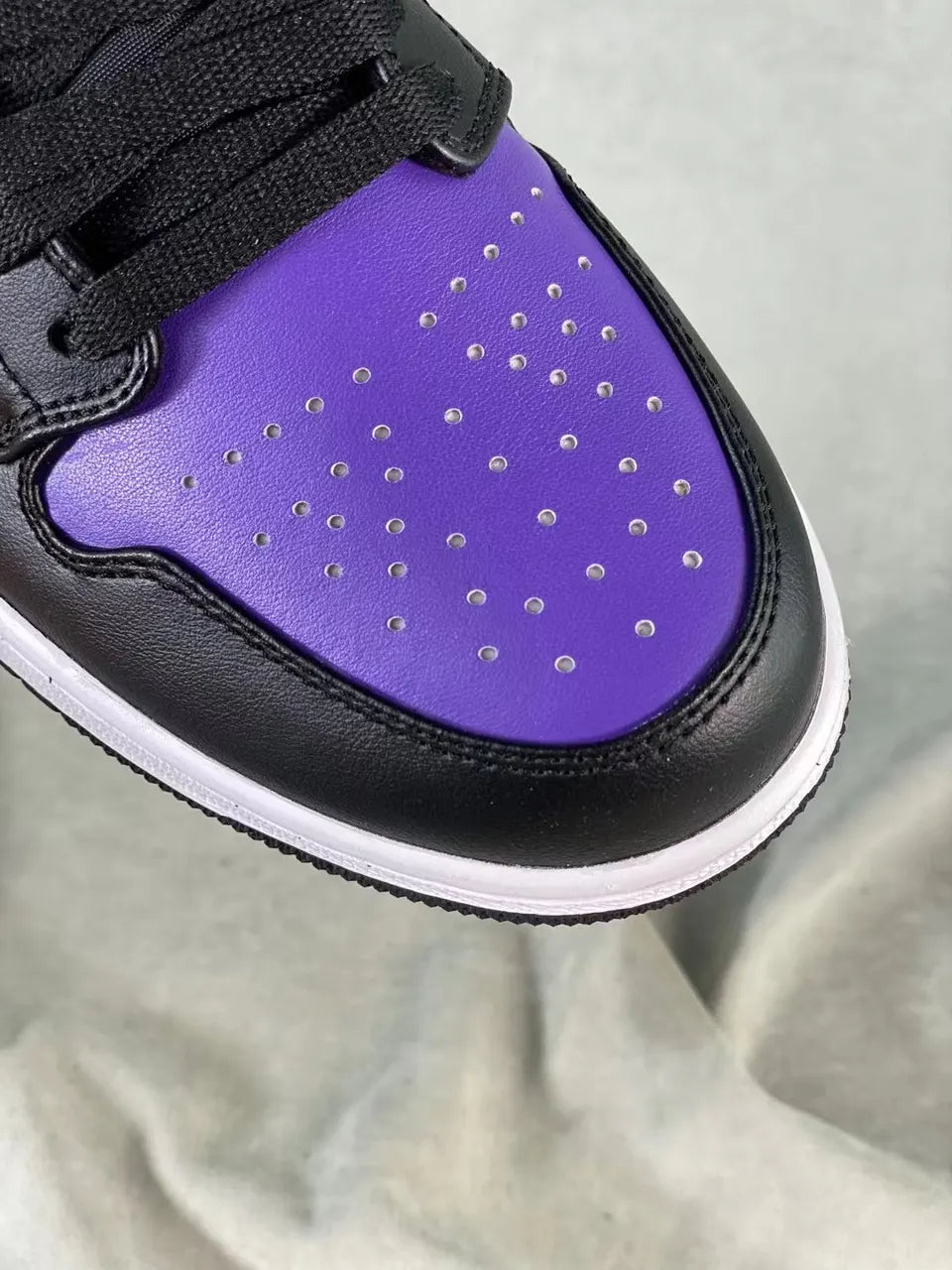Air Jordan 1 Low Lakers - Hình 5