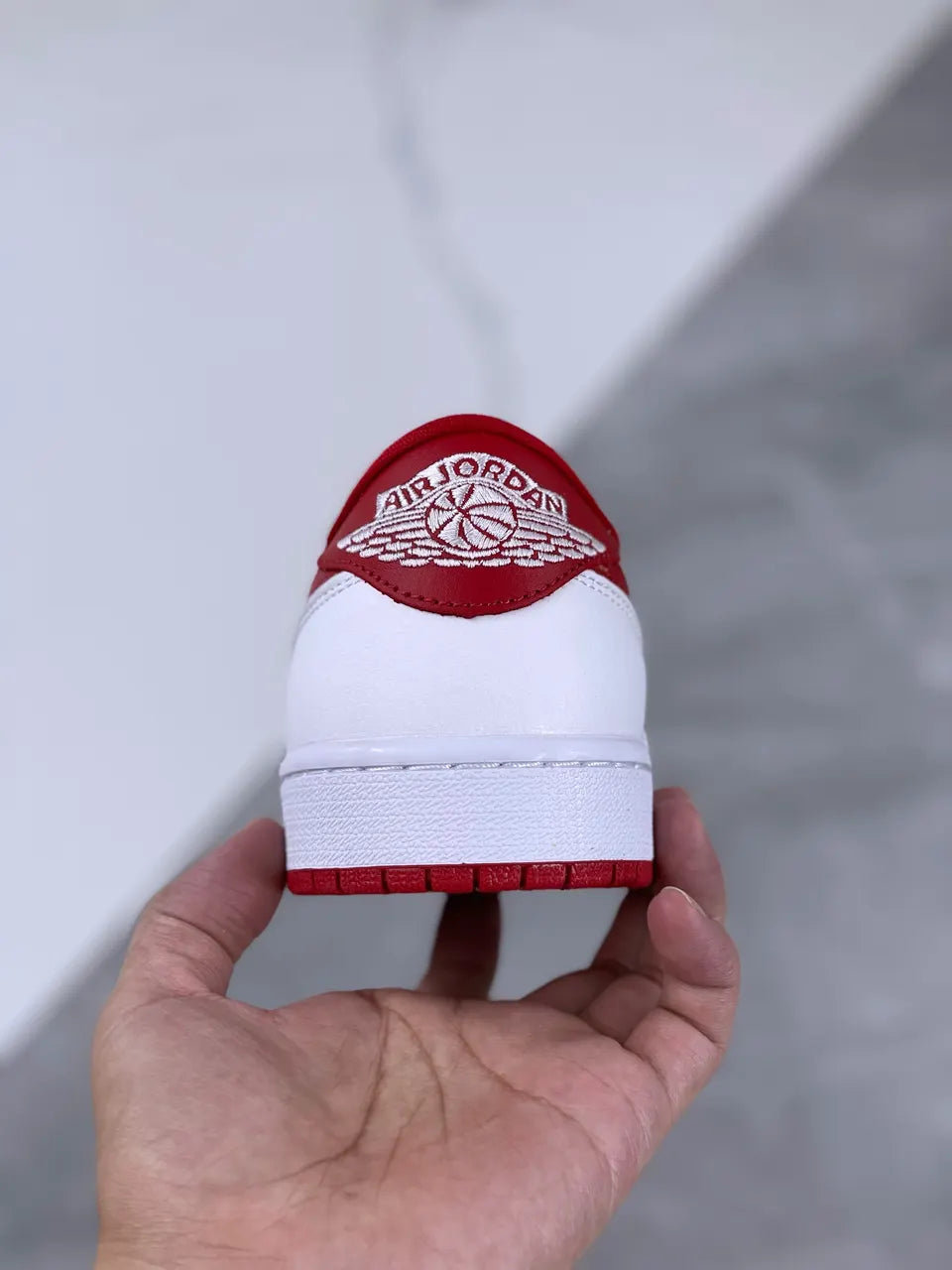 classic Air Jordan 1 Low White Red - Hình 3