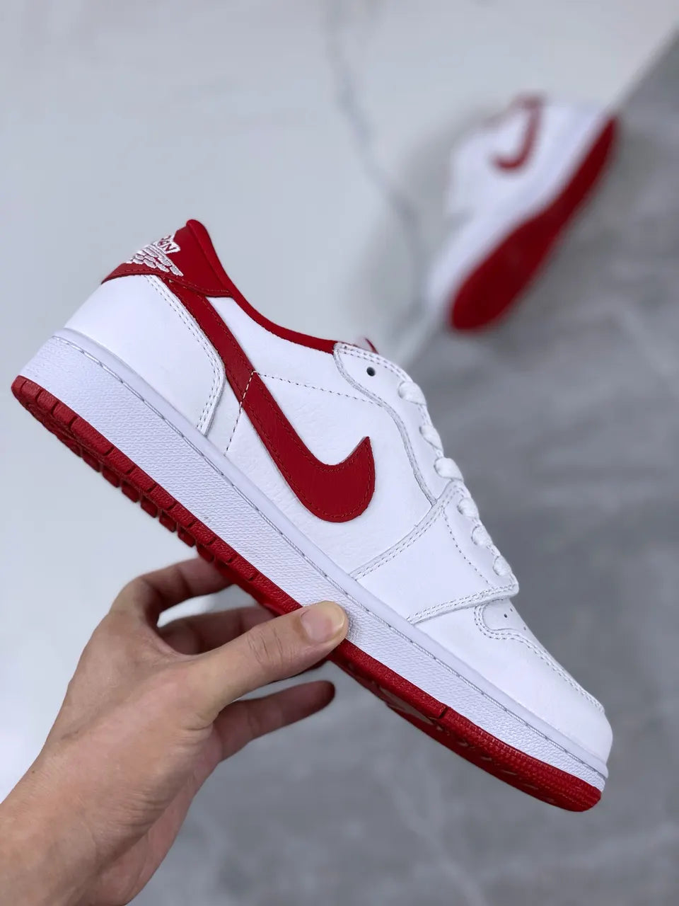 classic Air Jordan 1 Low White Red - Hình 5