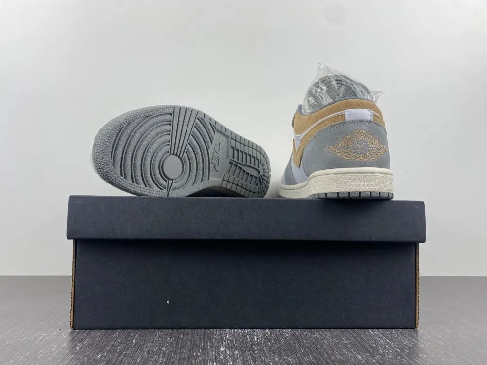 Jordan 1 Low Grey Tan - Hình 4