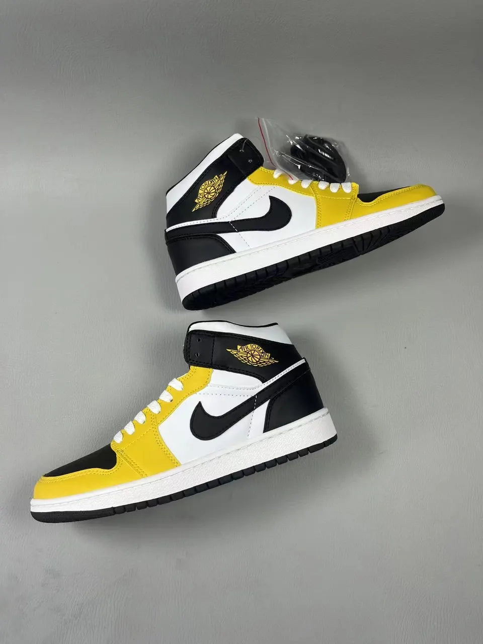 high Air Jordan 1 Mid Taxi Black - Hình 8
