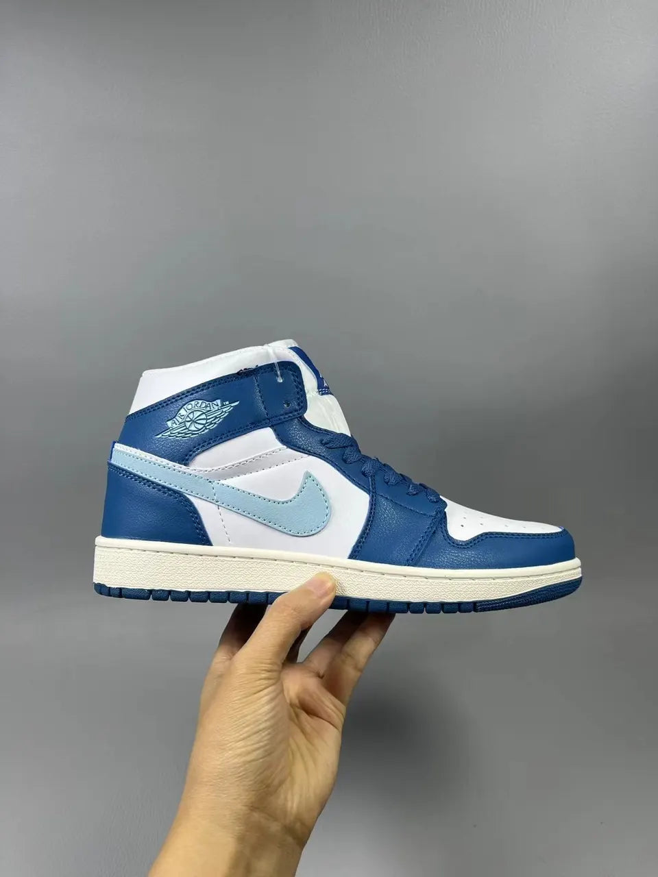 Air Jordan 1 Mid Navy Blue - Hình 3