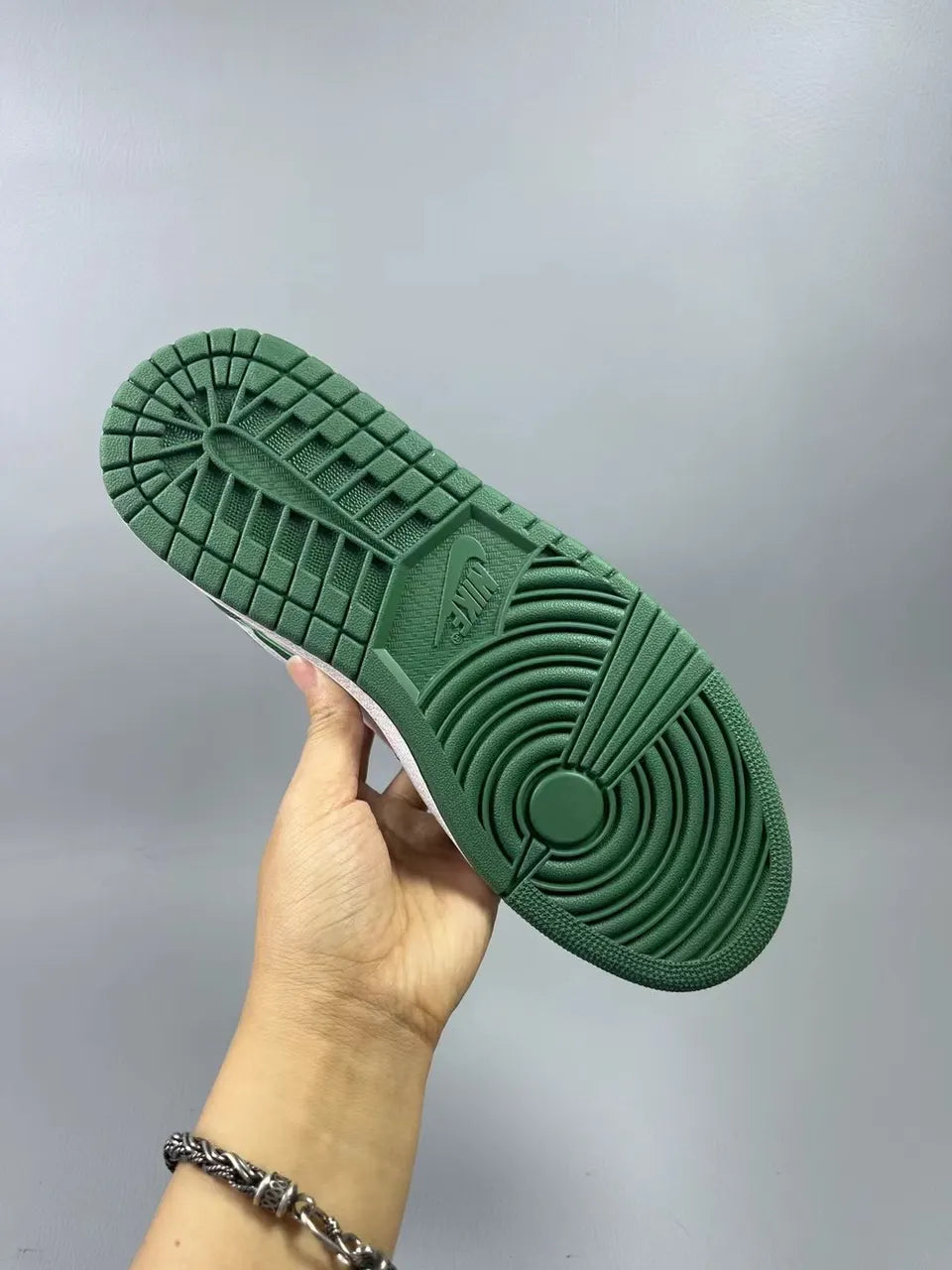 Air Jordan 1 High Green Black - Hình 2
