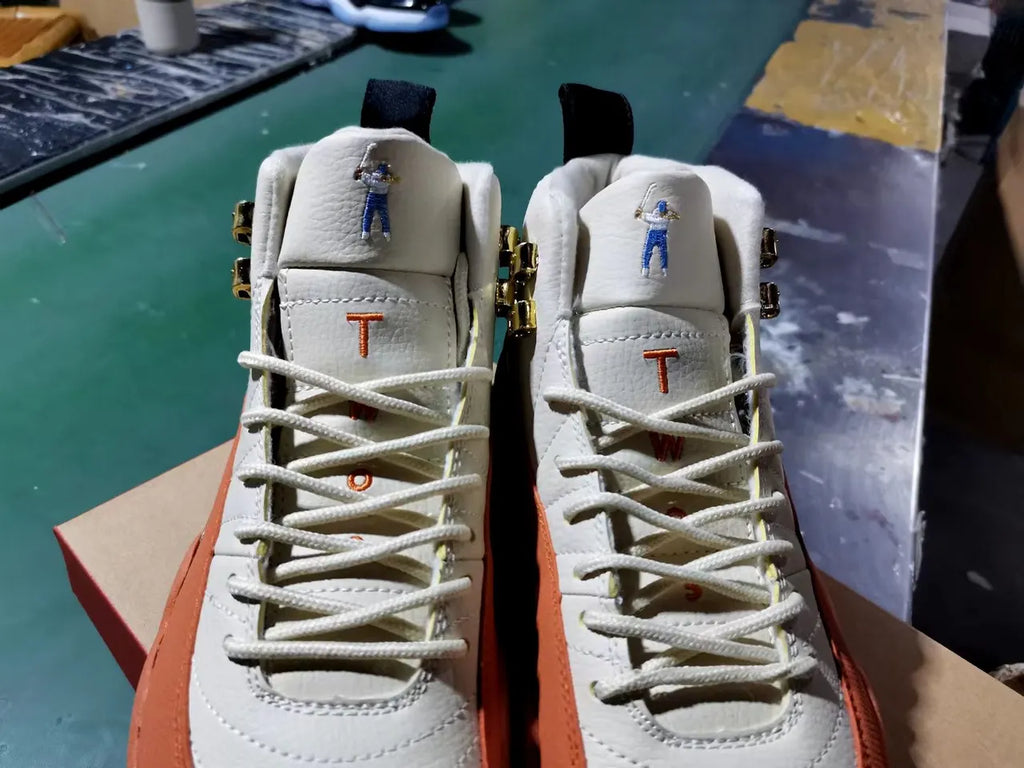 Air Jordan 12 White/Orange - Hình 2